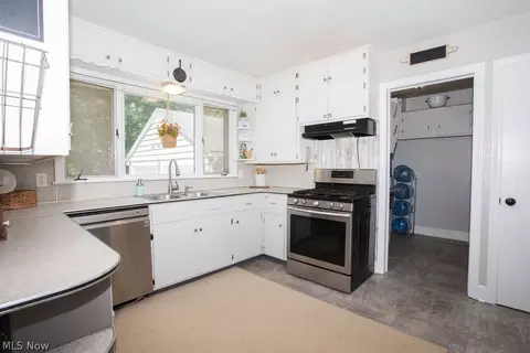 Kitchen - 7350 Hitchcock Rd, Boardman, OH 44512 photo 1 of 4
