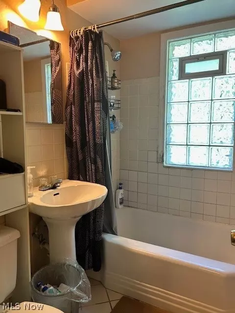 Bath - 237 Stanmary Dr, Berea, OH 44017 photo 1 of 1