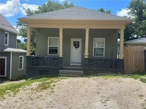 821 Goddard, Zanesville, OH 43701