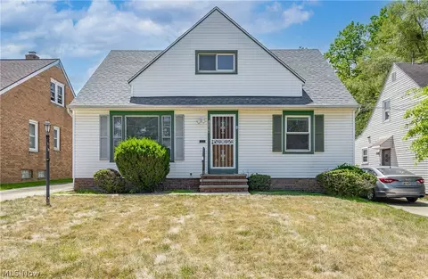 17278 Mccracken Rd, Maple Heights, OH 44137