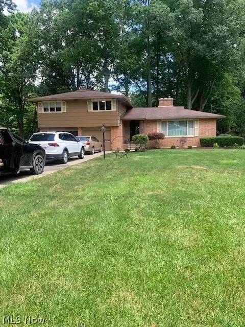 530 Quarry Ln, Warren, OH 44483