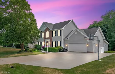 3119 Bear Hollow Rd, Uniontown, OH 44685