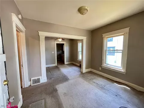 1189 Sawyer Ave, Akron, OH 44310 photo 3