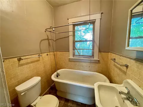 1189 Sawyer Ave, Akron, OH 44310 photo 6