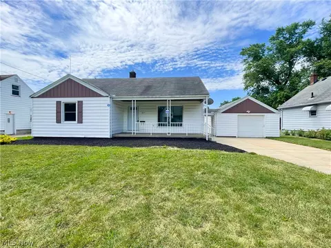 827 Detroit Ave, Youngstown, OH 44502