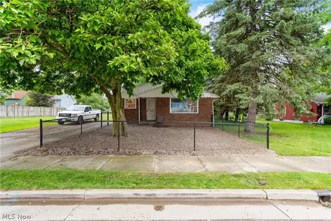 2206 Baldwin Ave NE, Canton, OH 44705
