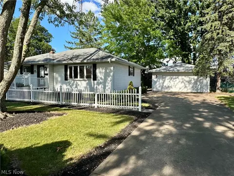 351 Shady Dr, Amherst, OH 44001