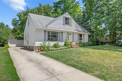 4435 Greenway Rd, Cleveland, OH 44121