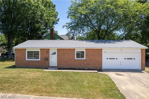 1965 19th St, Cuyahoga Falls, OH 44223