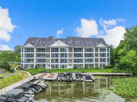 4401 Hunts Landing Rd, Hebron, OH 43025