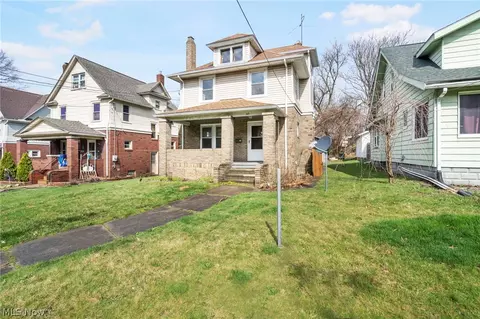 345 Norton Ave, Barberton, OH 44203