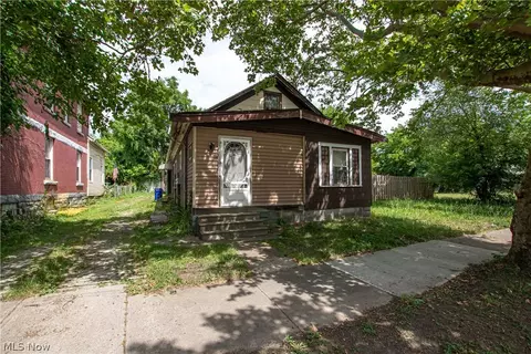 5743 Portage Ave, Cleveland, OH 44127