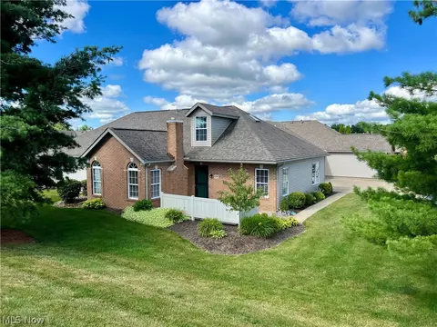 4397 Hunters Chase Ln, Wooster, OH 44691