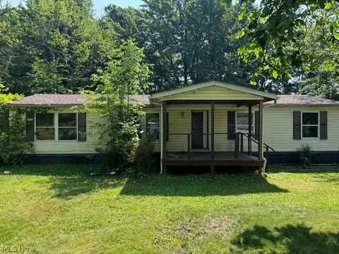 864 Ardoye Dr, Painesville, OH 44077
