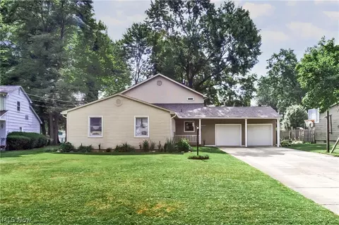 6235 Appleridge Dr, Boardman, OH 44512