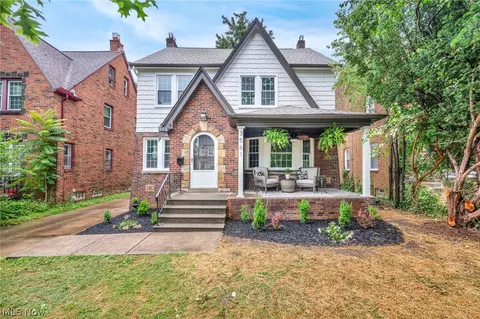 3561 Raymont Blvd, University Heights, OH 44118