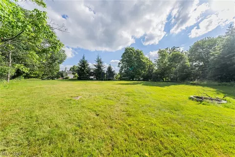 Exterior - 28575 Cannon Rd, Solon, OH 44139 photo 4 of 7