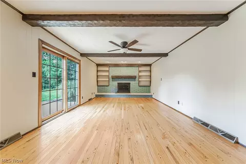 Living - 28575 Cannon Rd, Solon, OH 44139 photo 3 of 5