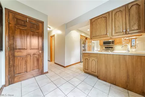 Entry Way - 28575 Cannon Rd, Solon, OH 44139 photo 2 of 3