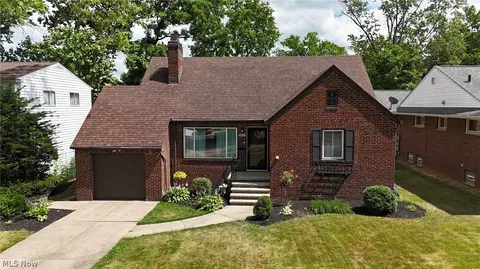 5845 Flower Dr, Parma Heights, OH 44130