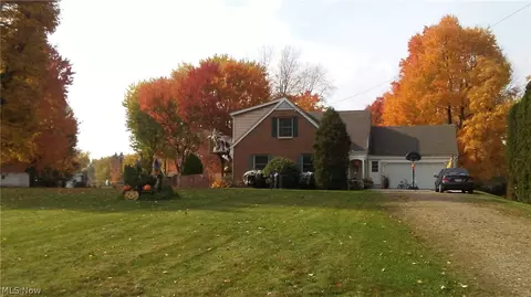 2940 Hi Vue Dr, Akron, OH 44312