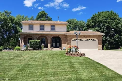 3837 Apache St NW, Uniontown, OH 44685