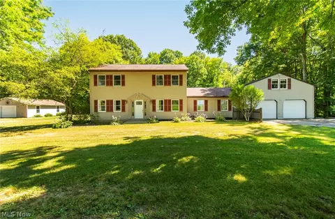 42657 Apples Way Dr, Leetonia, OH 44431
