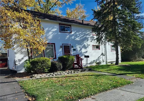 274 W Glendale St, Bedford, OH 44146