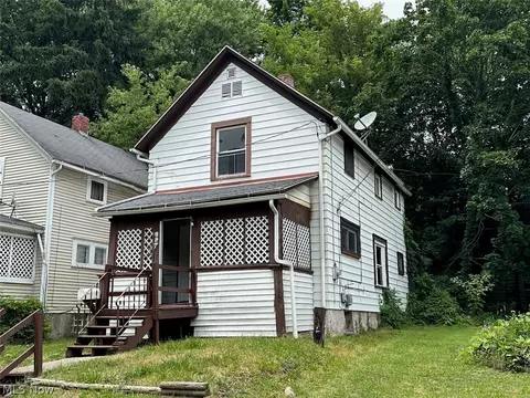 497 Scheck St, Akron, OH 44307 photo 1
