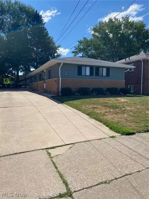 597 Baldwin Rd, Akron, OH 44312