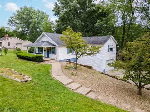 5852 Fairlawn Ave, Hubbard, OH 44425