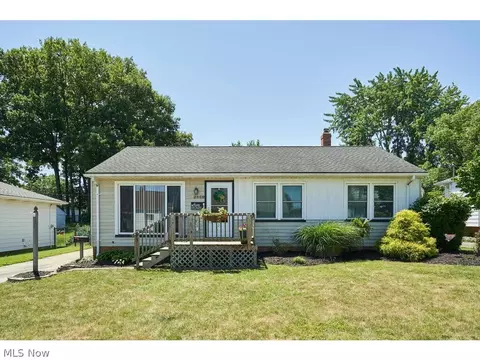 2869 Hilltop Dr, Parma, OH 44134