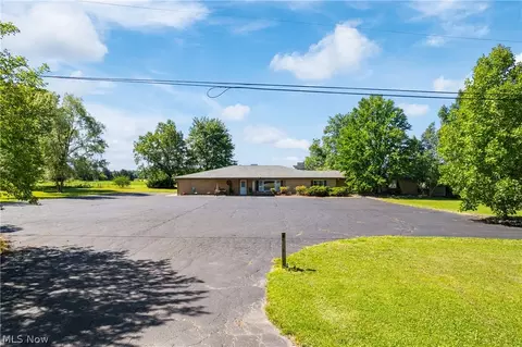 2950 Greenville Rd, Cortland, OH 44410