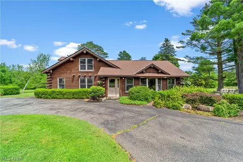 9458-9460 Music St, Novelty, OH 44072