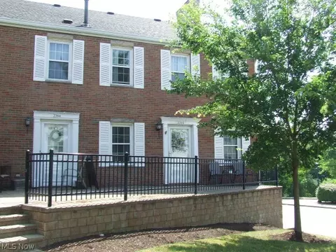 2306 Riverfront Pkwy, Cuyahoga Falls, OH 44221