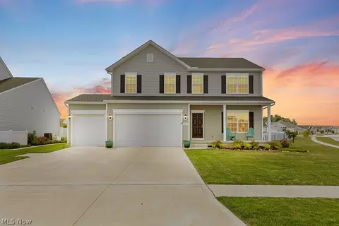 37243 Golden Eagle Dr, North Ridgeville, OH 44039