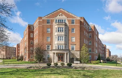 13800 Fairhill Rd #108, Shaker Heights, OH 44120
