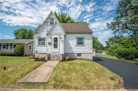 666 Sanderson Ave, Campbell, OH 44405
