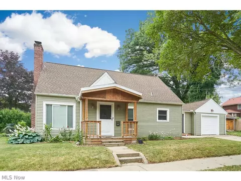 1098 Avon St, Akron, OH 44310
