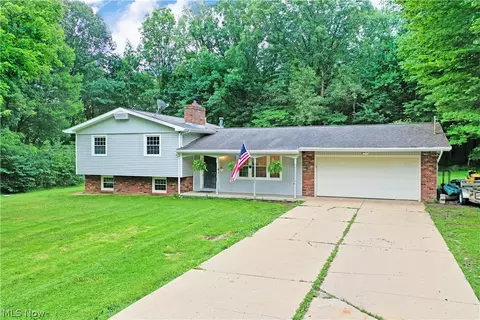 4867 Oak Knoll Ave, Newton Falls, OH 44444
