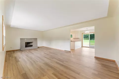 195 N Bridge St, Struthers, OH 44471 photo 9