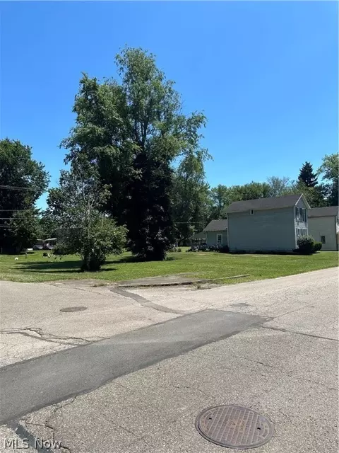 1308 Woodlawn Ave, Zanesville, OH 43701