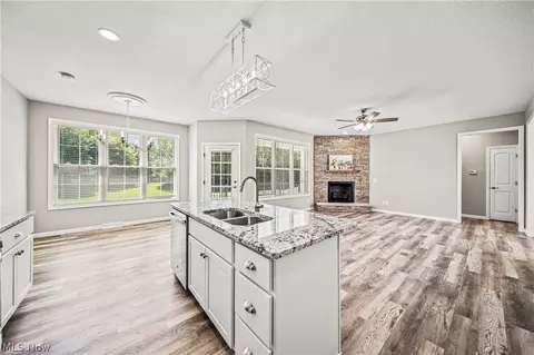 973 Lake Rd, Conneaut, OH 44030 photo 10