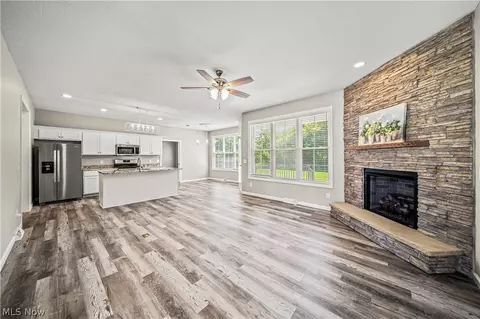 973 Lake Rd, Conneaut, OH 44030 photo 5
