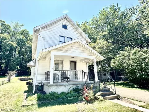 694 Ocean Ave, Akron, OH 44310 photo 1