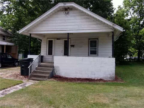 1056 Joy Ave, Akron, OH 44306