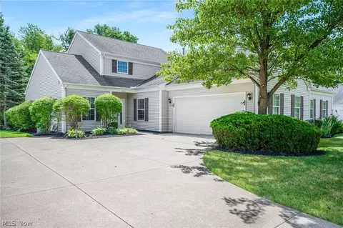 10631 Crossings Dr, Aurora, OH 44202