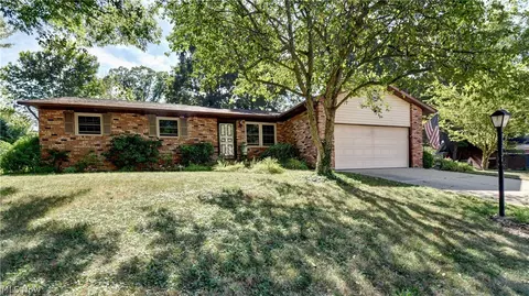 2321 Kimberley Dr NW, Dover, OH 44622