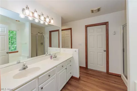 Bath - 3961 Kenneth Dr, Rootstown, OH 44272 photo 2 of 4