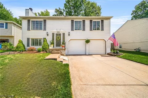 5437 Oak Ridge Dr, Willoughby, OH 44094